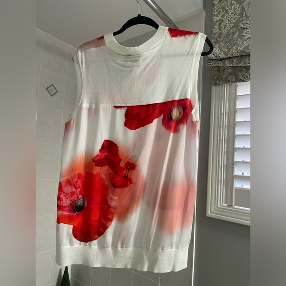 Floral top - Picture 2 of 8